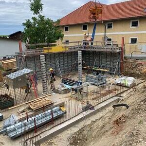 erste Kellerwand