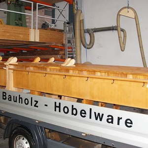 Transport der Kirchenbänke von der Tischlerei Manigatterer zur Lagerhalle 13.07.2016