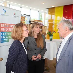 25 neu ausgebildete Bibliothekarinnen für OÖ